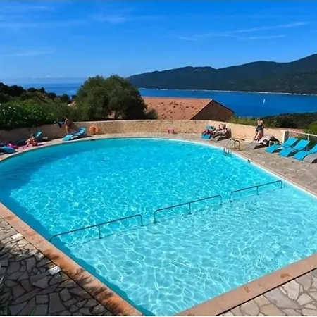 Magnifique Duplex Vue Avec Clim Wifi Piscine A Pied